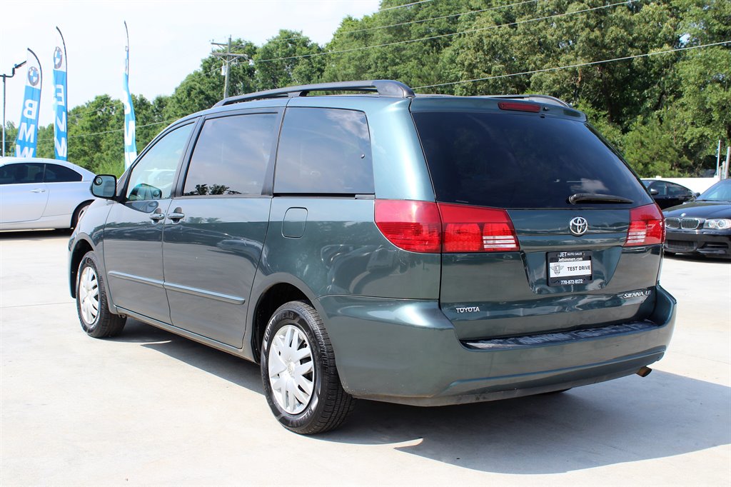 Sold 2005 Toyota Sienna LE in Loganville