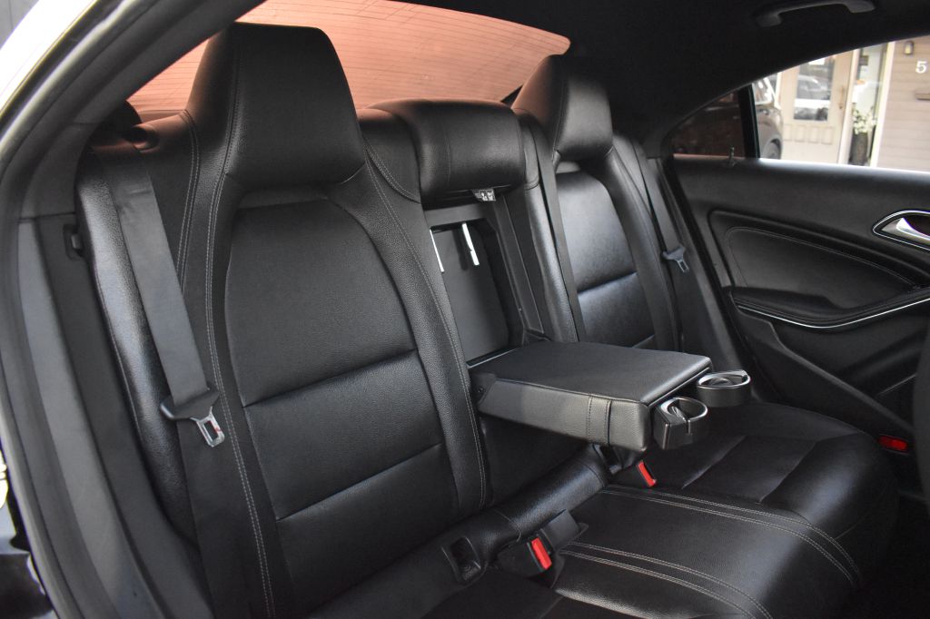 Mercedes-Benz CLA 250 2018 Mercedes-Benz CLA 250 WDDSJ4EB0JN650108