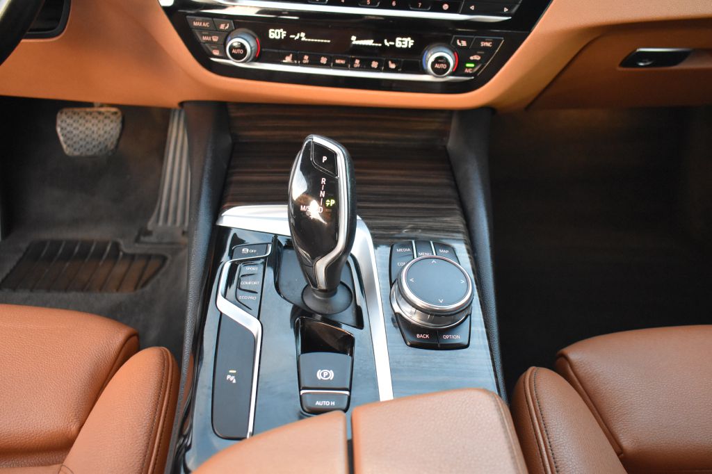 BMW 5 Series 2018 BMW 5 Series WBAJE5C51JWA94530