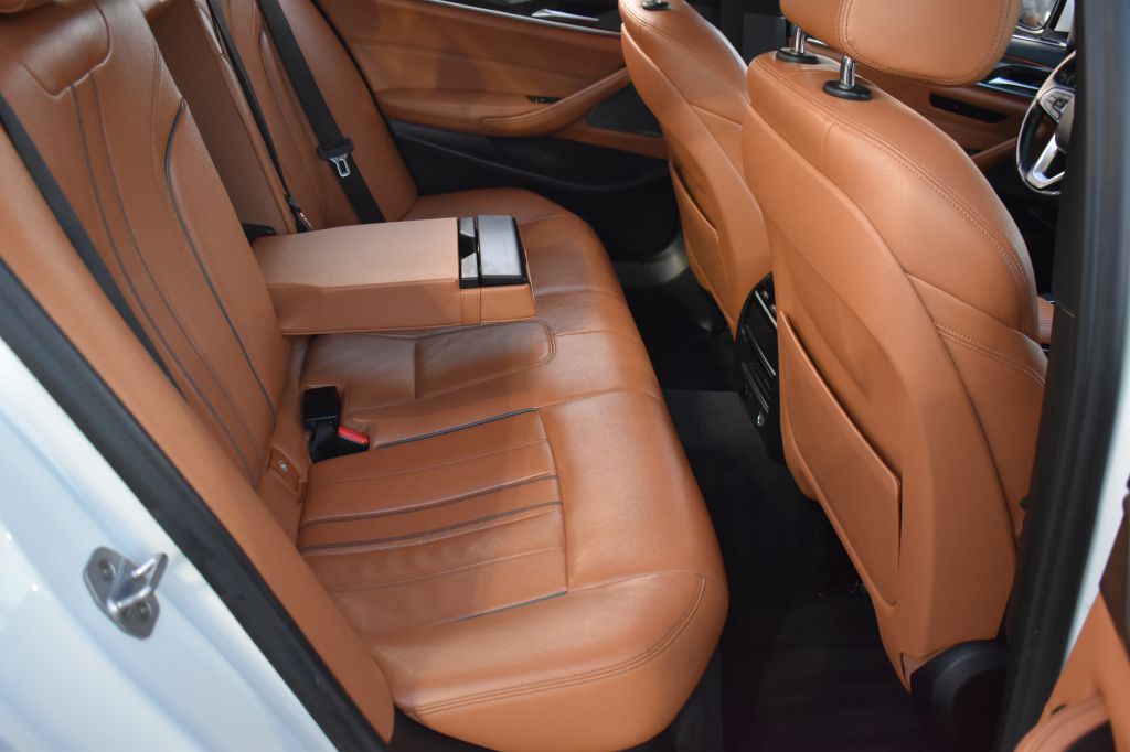 BMW 5 Series 2018 BMW 5 Series WBAJE5C51JWA94530