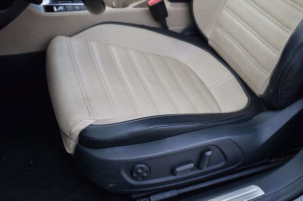 Volkswagen CC 2013 Volkswagen CC WVWBN7AN9DE541716