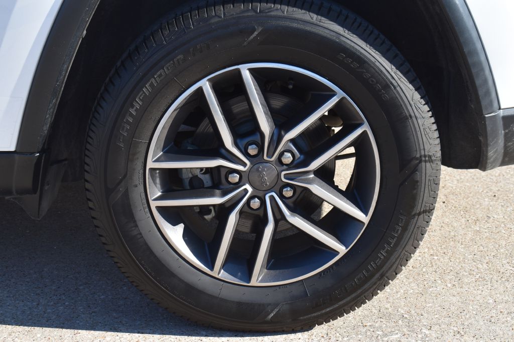 Jeep Grand Cherokee 2019 Jeep Grand Cherokee 1C4RJEBG3KC731146