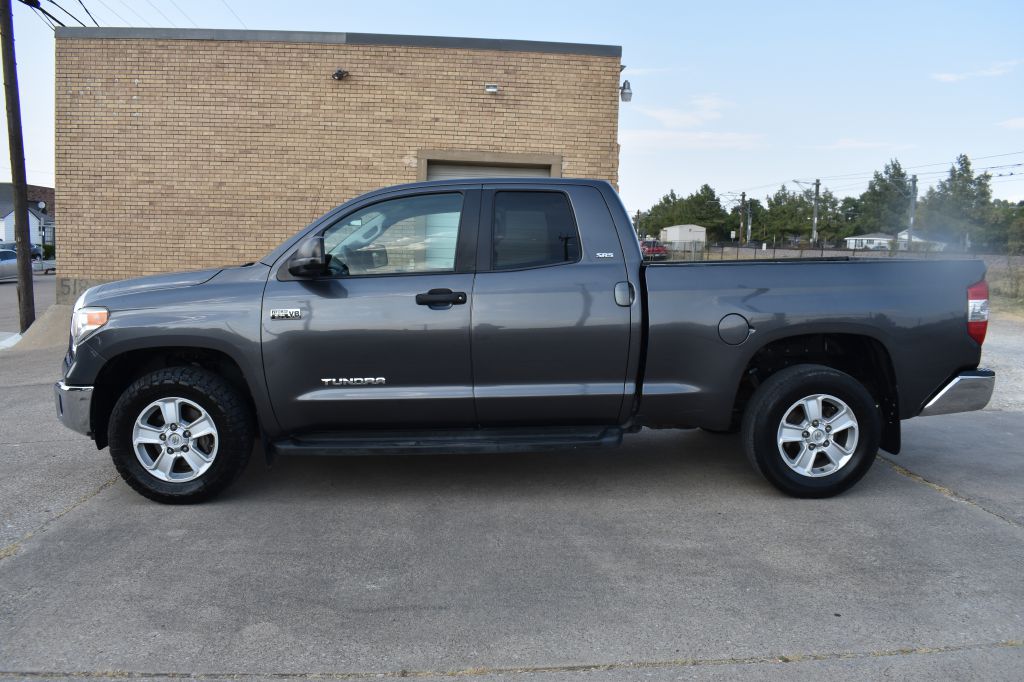 Toyota Tundra 2WD 2017 Toyota Tundra 2WD 5TFRW5F17HX212528