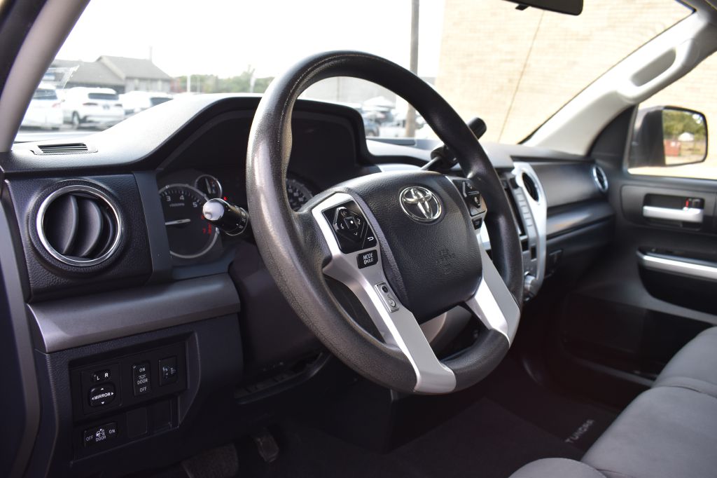 Toyota Tundra 2WD 2017 Toyota Tundra 2WD 5TFRW5F17HX212528