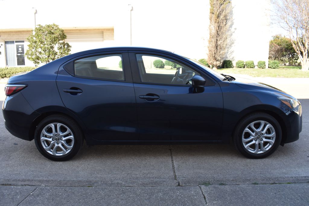 Scion iA 2016 Scion iA 3MYDLBZV1GY125125