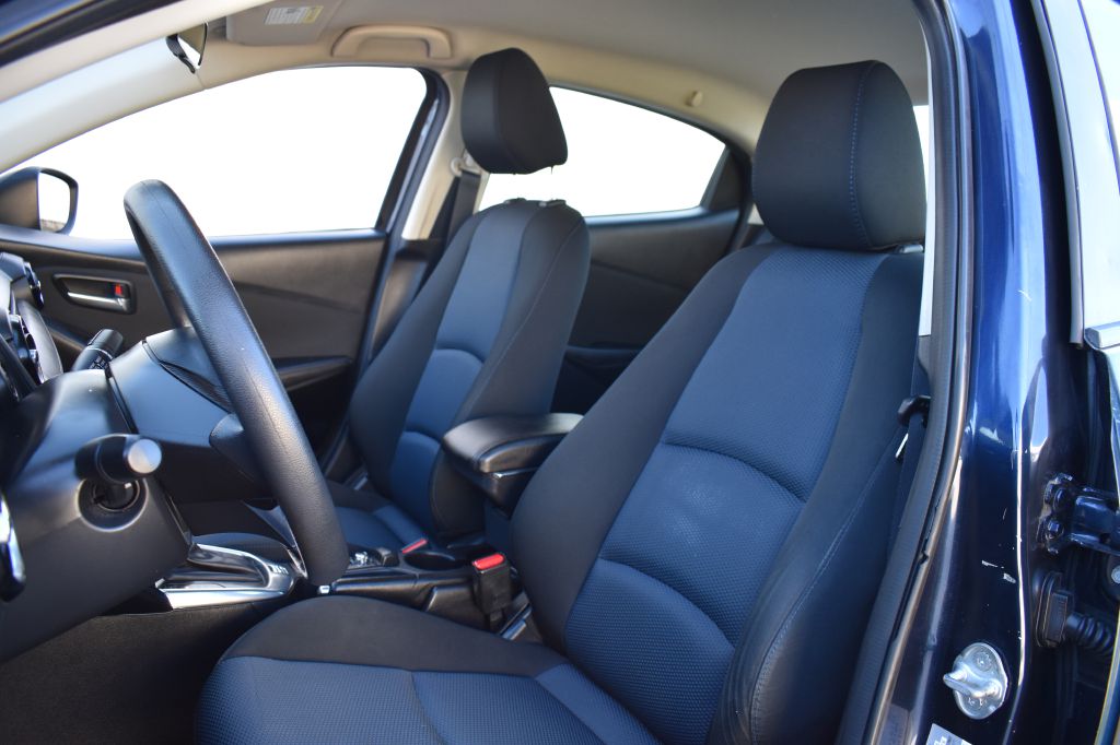 Scion iA 2016 Scion iA 3MYDLBZV1GY125125