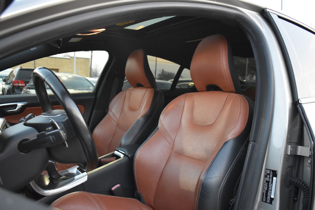 Volvo S60 2015 Volvo S60 YV126MFM8F2361637