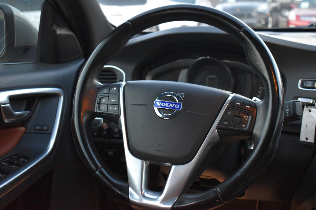Volvo S60 2015 Volvo S60 YV126MFM8F2361637