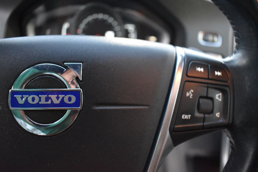 Volvo S60 2015 Volvo S60 YV126MFM8F2361637