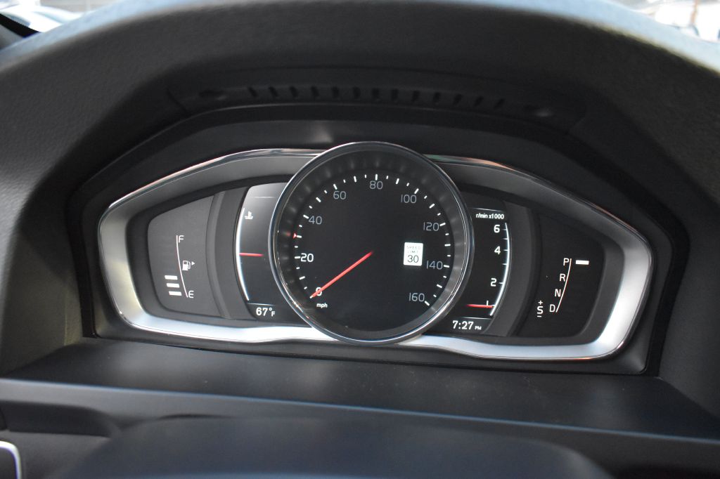 Volvo S60 2015 Volvo S60 YV126MFM8F2361637