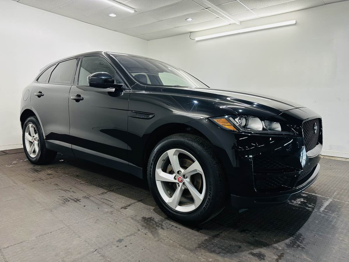 2019 Jaguar F-PACE 25t Premium  PANO ROOF, BLACK PACK