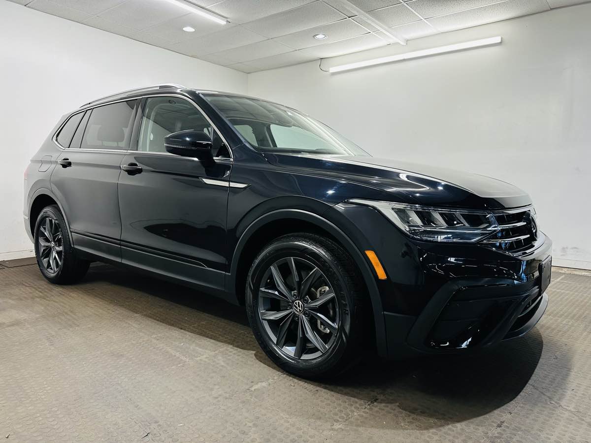 2022 Volkswagen Tiguan SE with Panoramic Sunroof