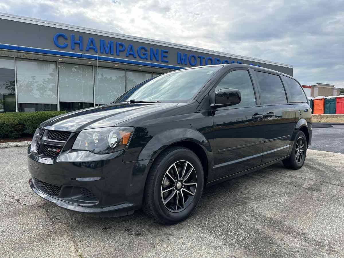 2016 Dodge Grand Caravan SE Plus Blacktop Package   ONE OWNER