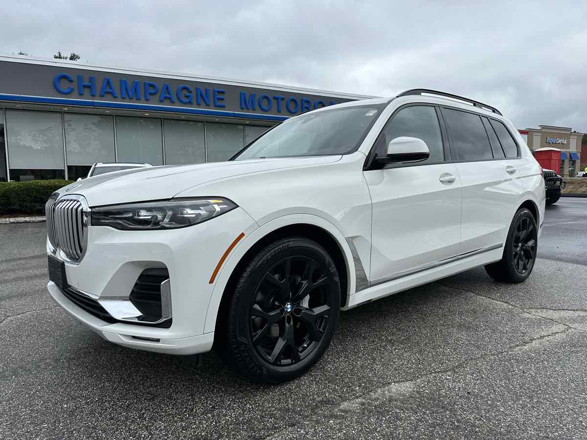 2022 BMW X7 xDrive40i with 2nd Row Buckets, Shadow-Line