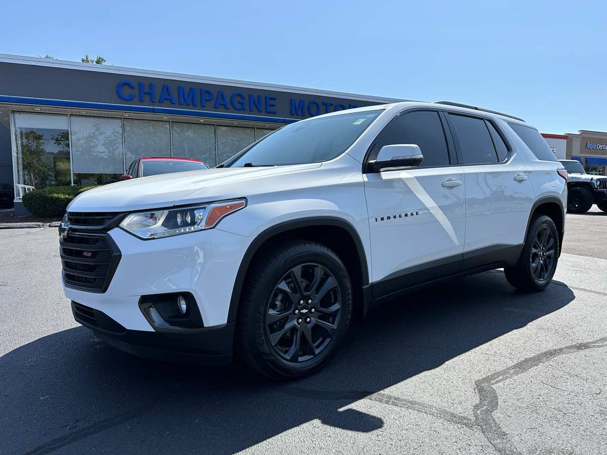 2021 Chevrolet Traverse RS with Dual Skyscape Sunroofs