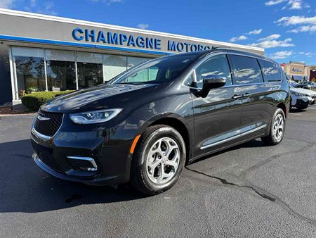 Sold 2023 Chrysler Pacifica Limited All Wheel Drive w/ Safety and Theatre PKGS