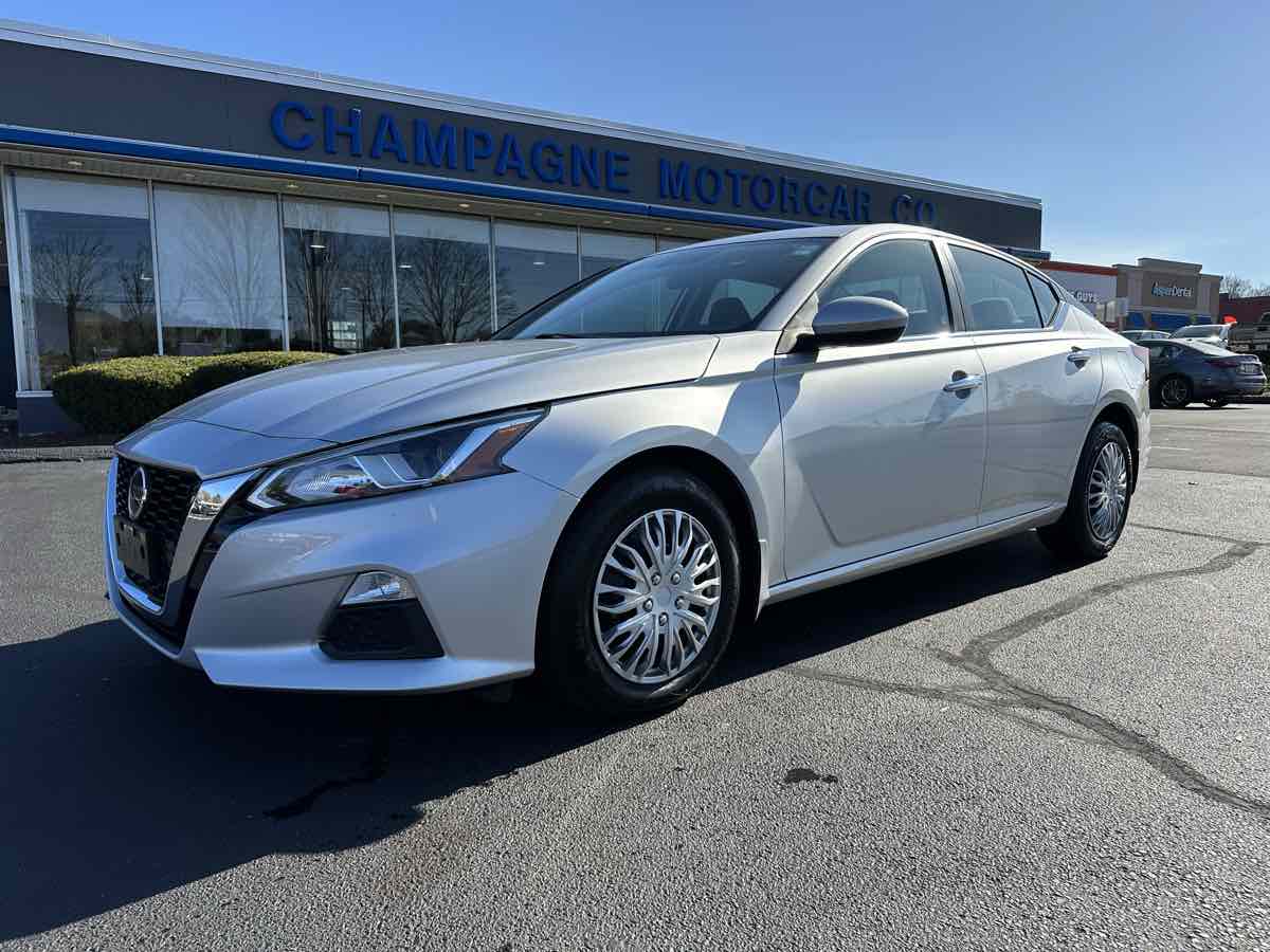 2019 Nissan Altima 2.5 S   Extra clean, 36MPG!