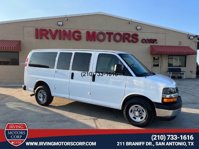 2017 Chevrolet Express Passenger LT