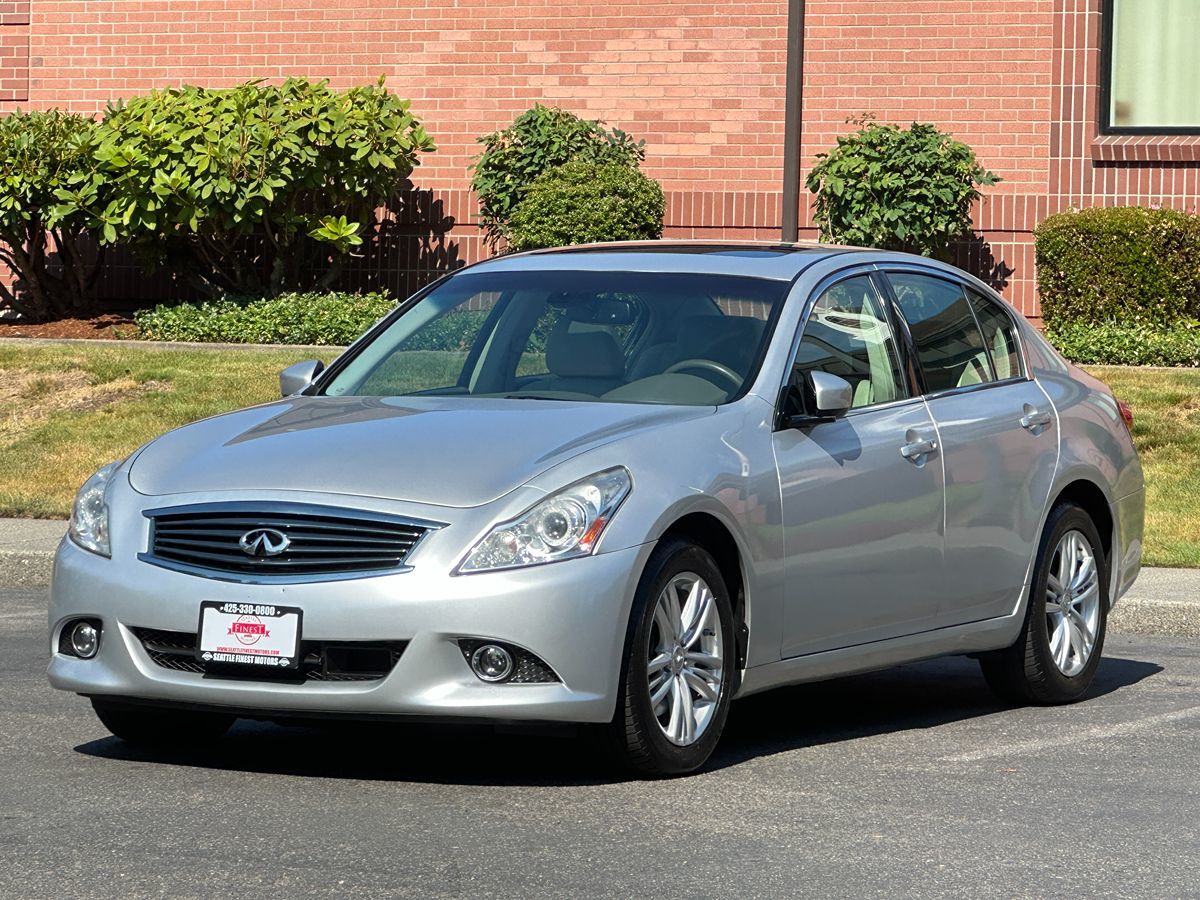 2011 INFINITI G37 Sedan x