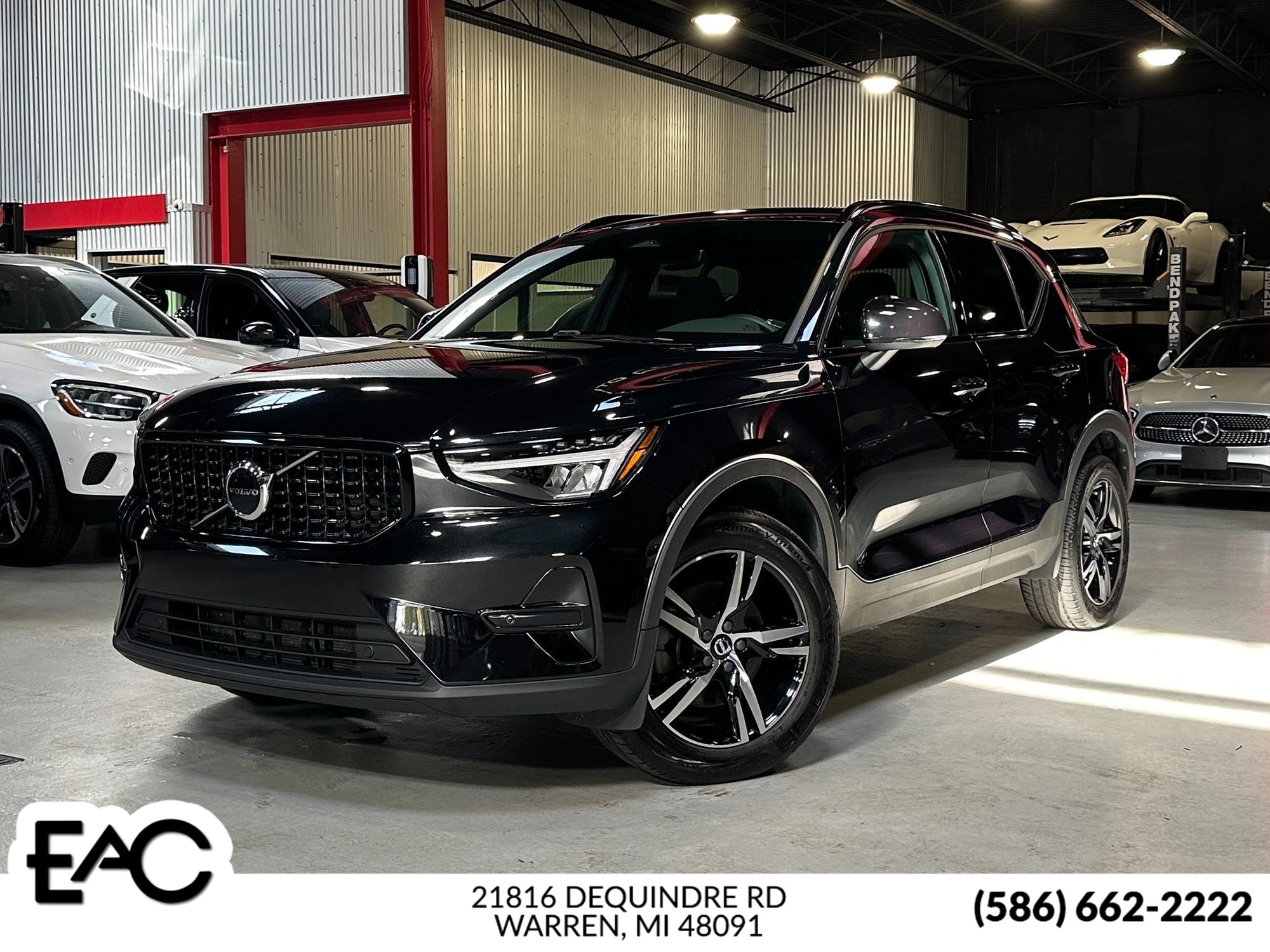 2024 Volvo XC40 Core Dark Theme