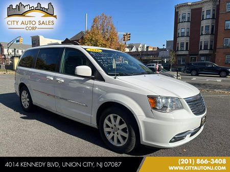 2016 Chrysler Town & Country Touring