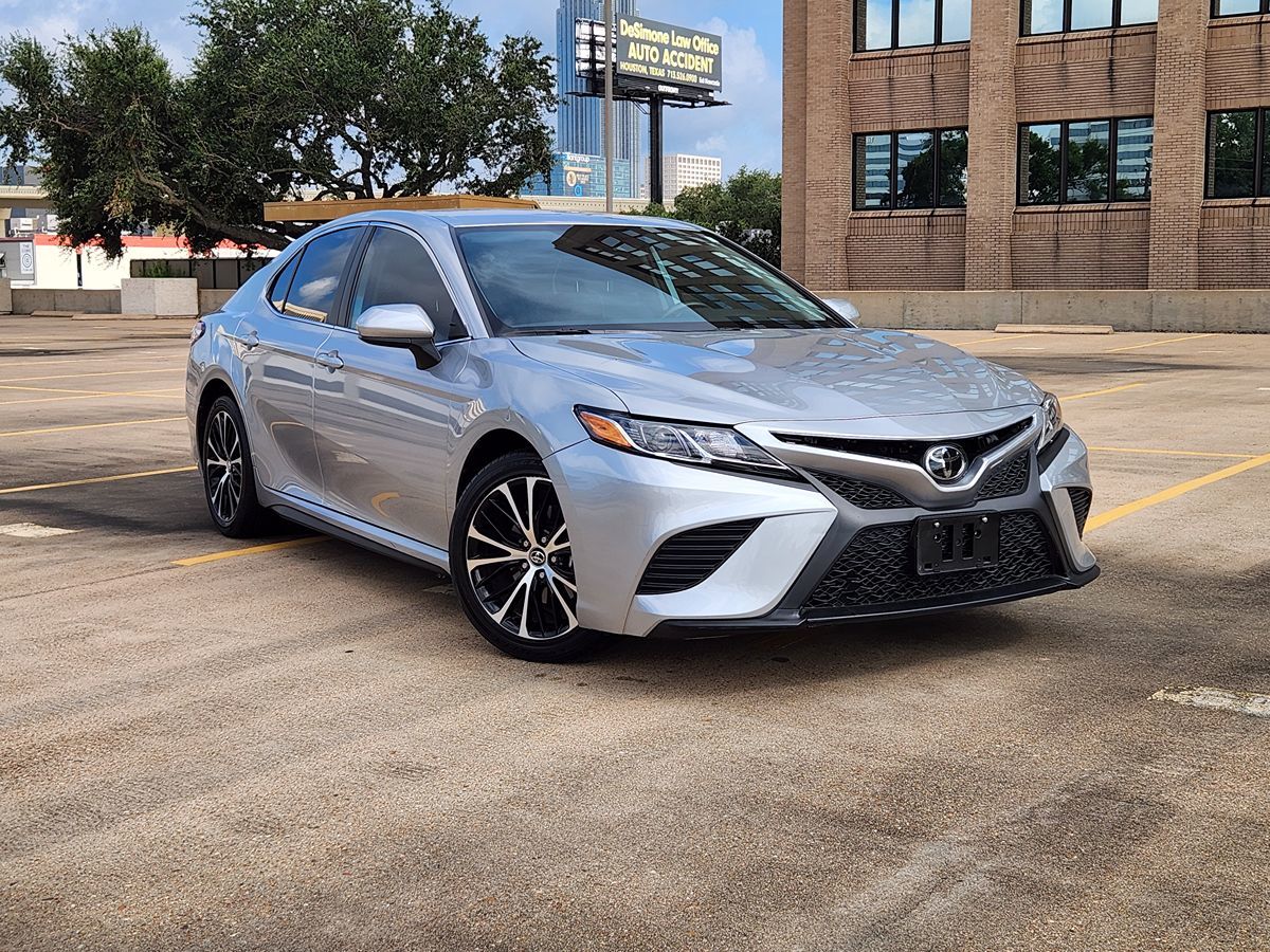 2020 Toyota Camry SE