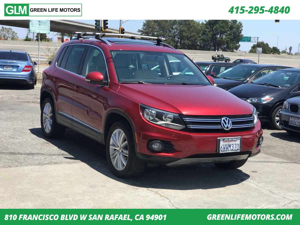 2012 Volkswagen Tiguan SE w/Sunroof & Nav