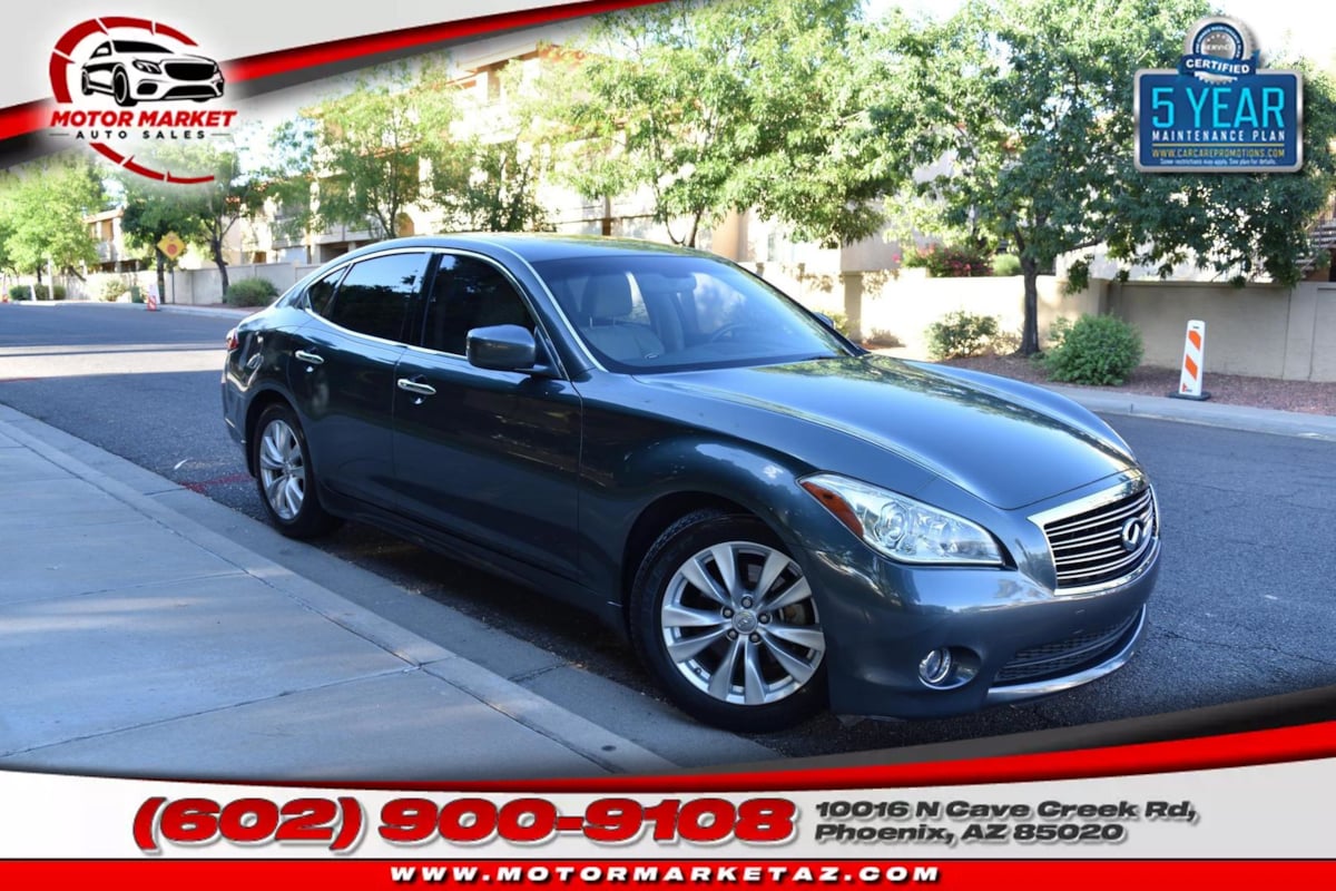 2011 INFINITI M56 