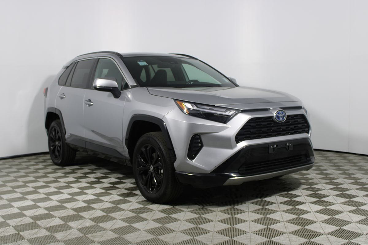 2022 Toyota RAV4 Hybrid SE