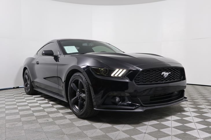 Sold 16 Ford Mustang V6 In Montclair