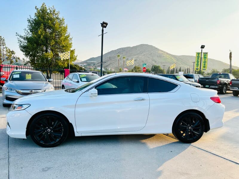 Honda Accord Coupe 2017 Honda Accord Coupe 1HGCT1B8XHA008353