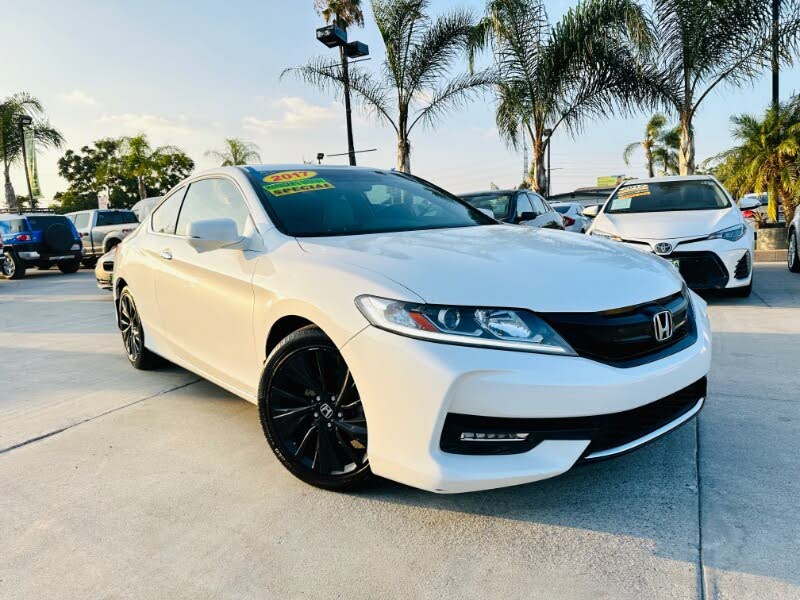 Honda Accord Coupe 2017 Honda Accord Coupe 1HGCT1B8XHA008353