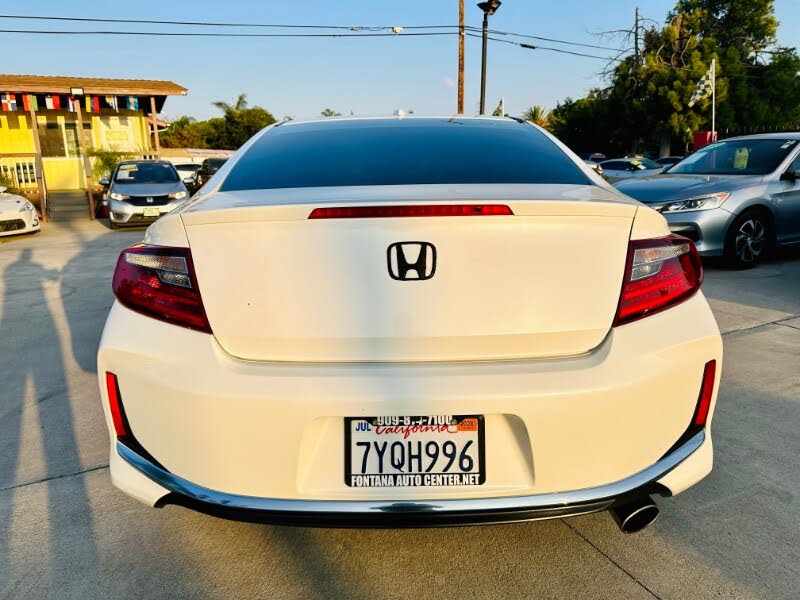 Honda Accord Coupe 2017 Honda Accord Coupe 1HGCT1B8XHA008353