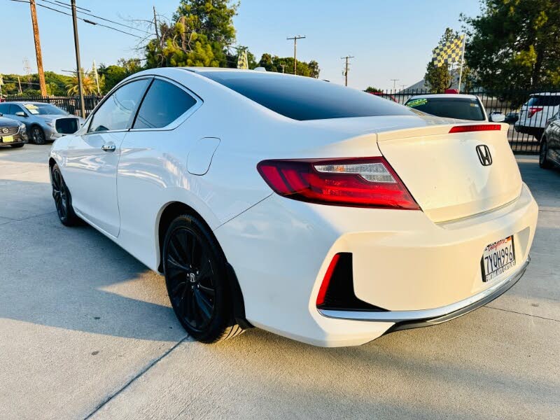 Honda Accord Coupe 2017 Honda Accord Coupe 1HGCT1B8XHA008353