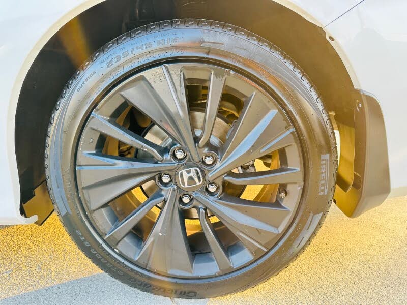 Honda Accord Coupe 2017 Honda Accord Coupe 1HGCT1B8XHA008353