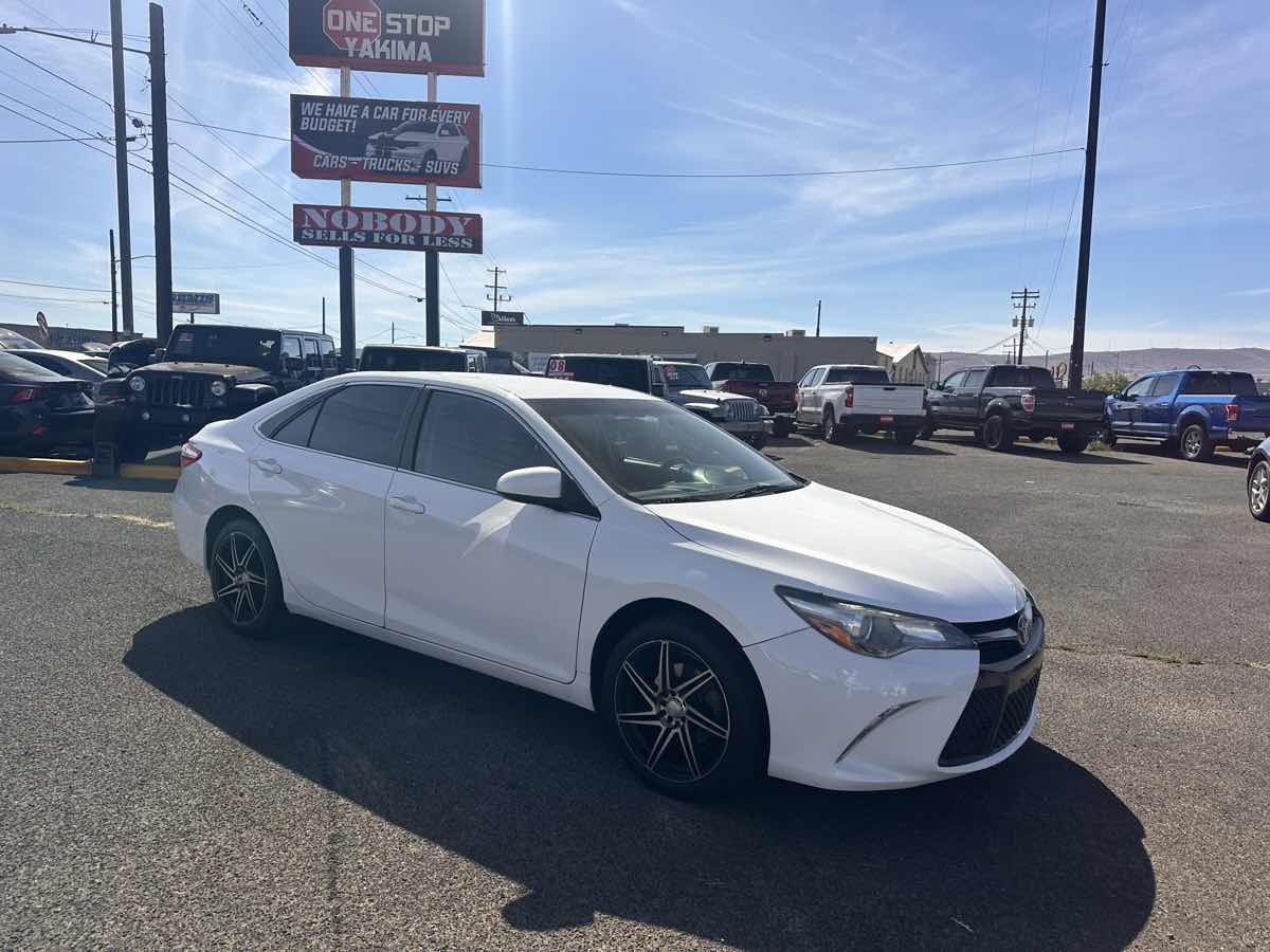 2016 Toyota Camry SE