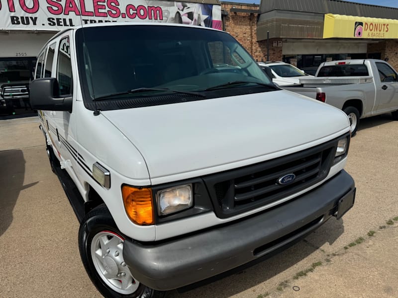 2006 Ford Econoline Cargo Van 